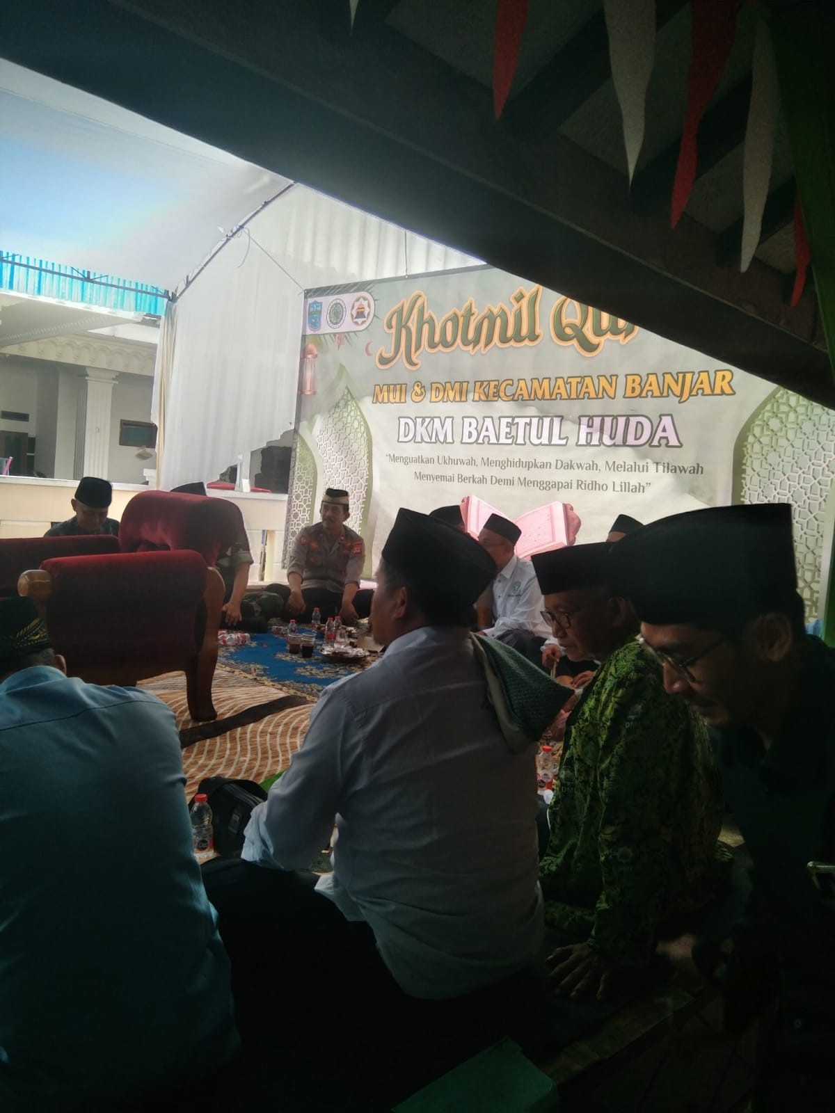 BIMAS ISLAM KEMENAG Kota Banjar Menghadiri Acara Khotmil Qur’an DKM Baitul Huda - (Ada 0 foto)